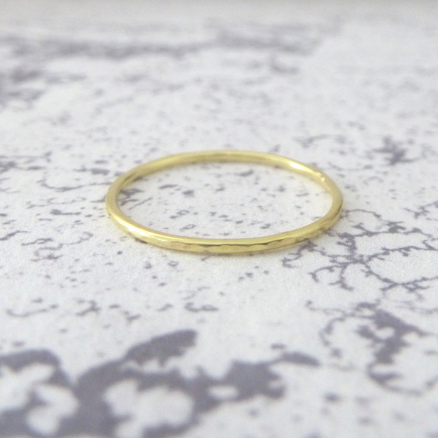 Thin gold ring - 18ct yellow gold