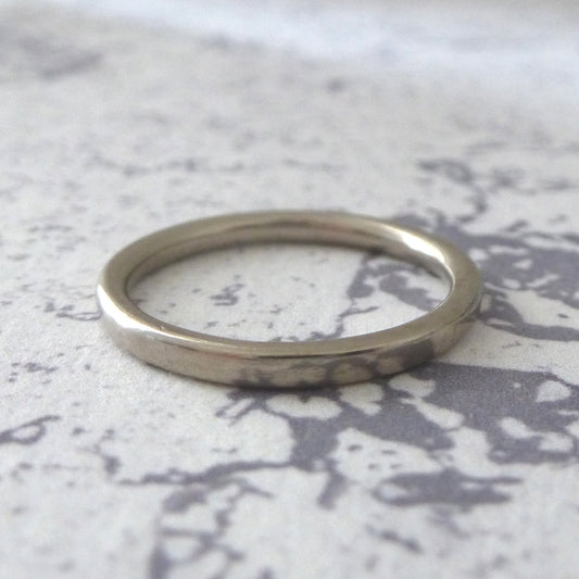 18ct White Gold Ring - 2mm - Hammered or Smooth