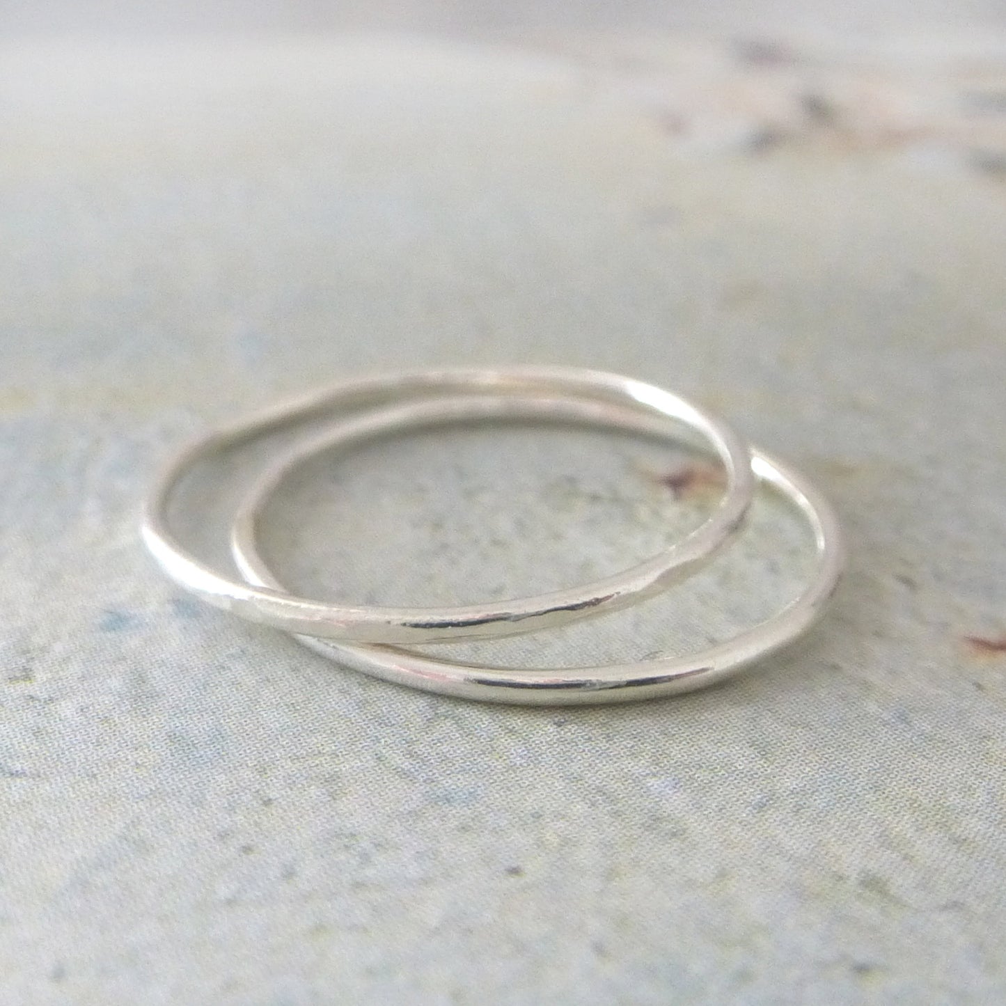 Skinny hammered band ring - 9ct white gold