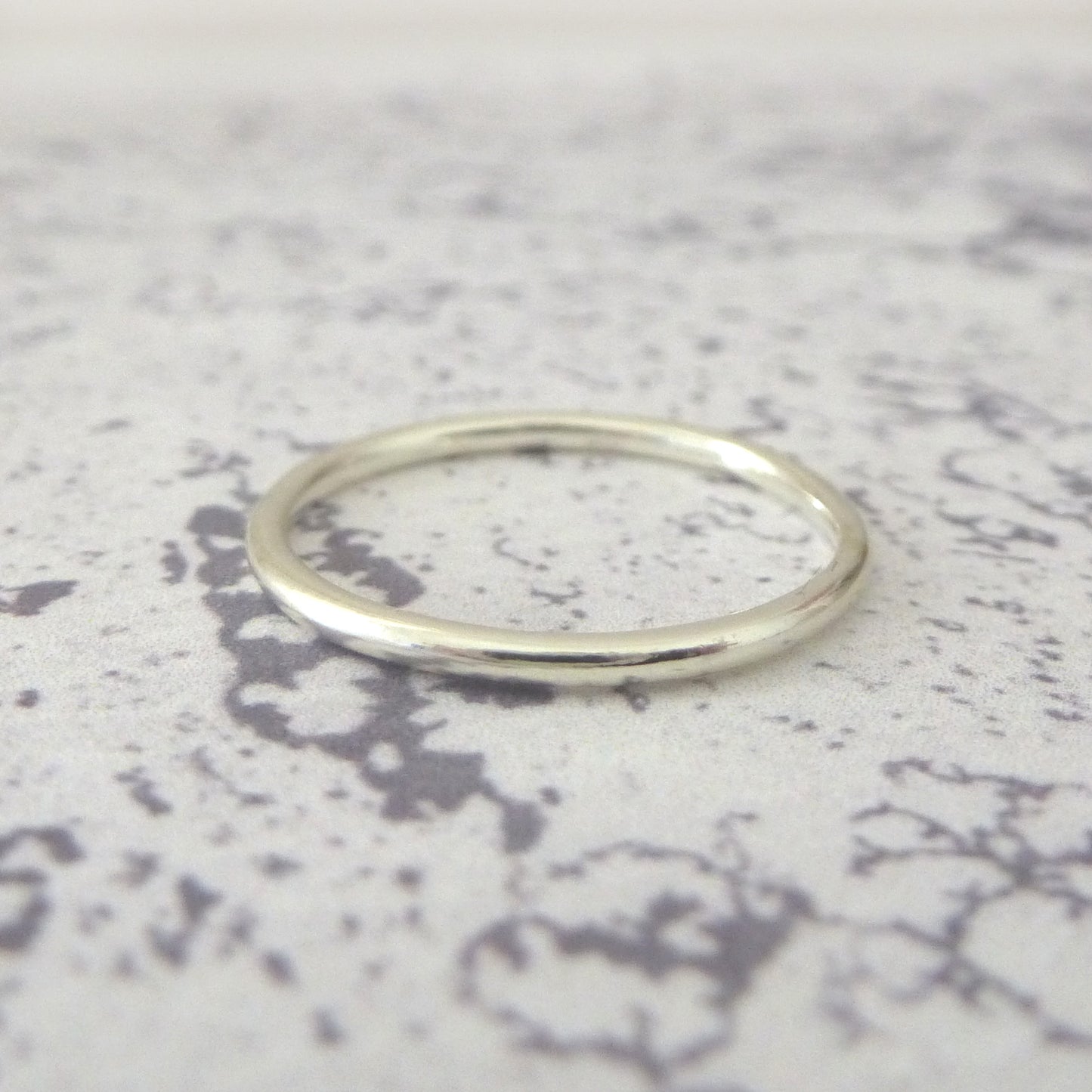 Hammered ring - 9ct White Gold Ring - 1.5mm halo band