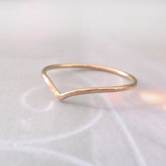 Thin wishbone ring in 9ct rose gold