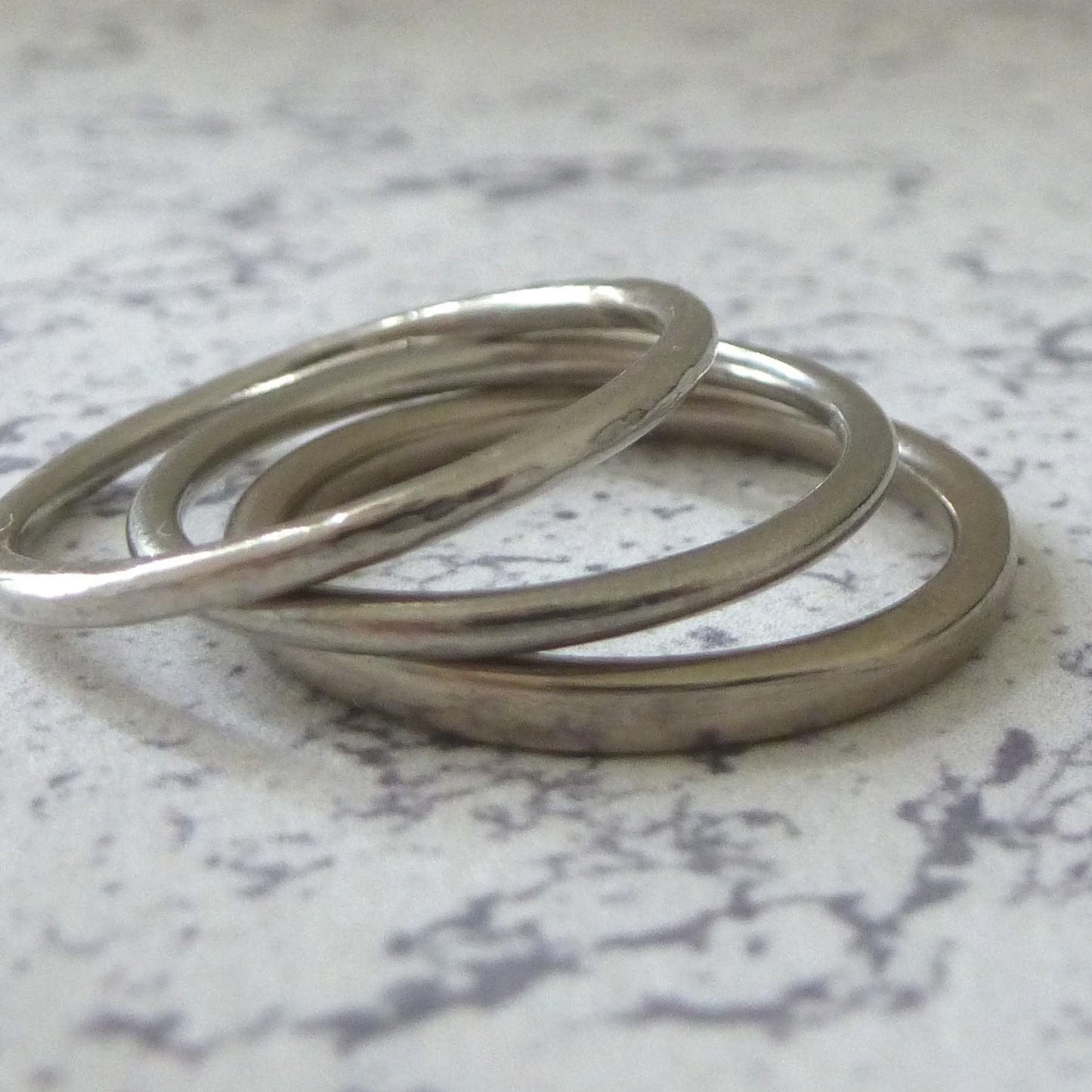 18ct White Gold Ring - 2mm - Hammered or Smooth