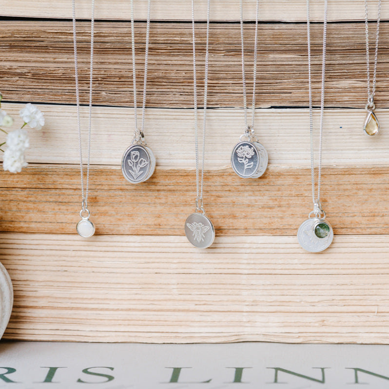 Stories from the garden - Engraved necklaces in silver