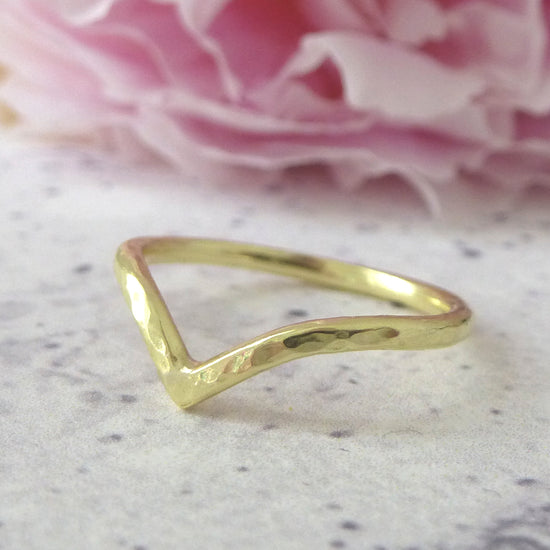 18ct yellow gold hammered wishbone wedding ring