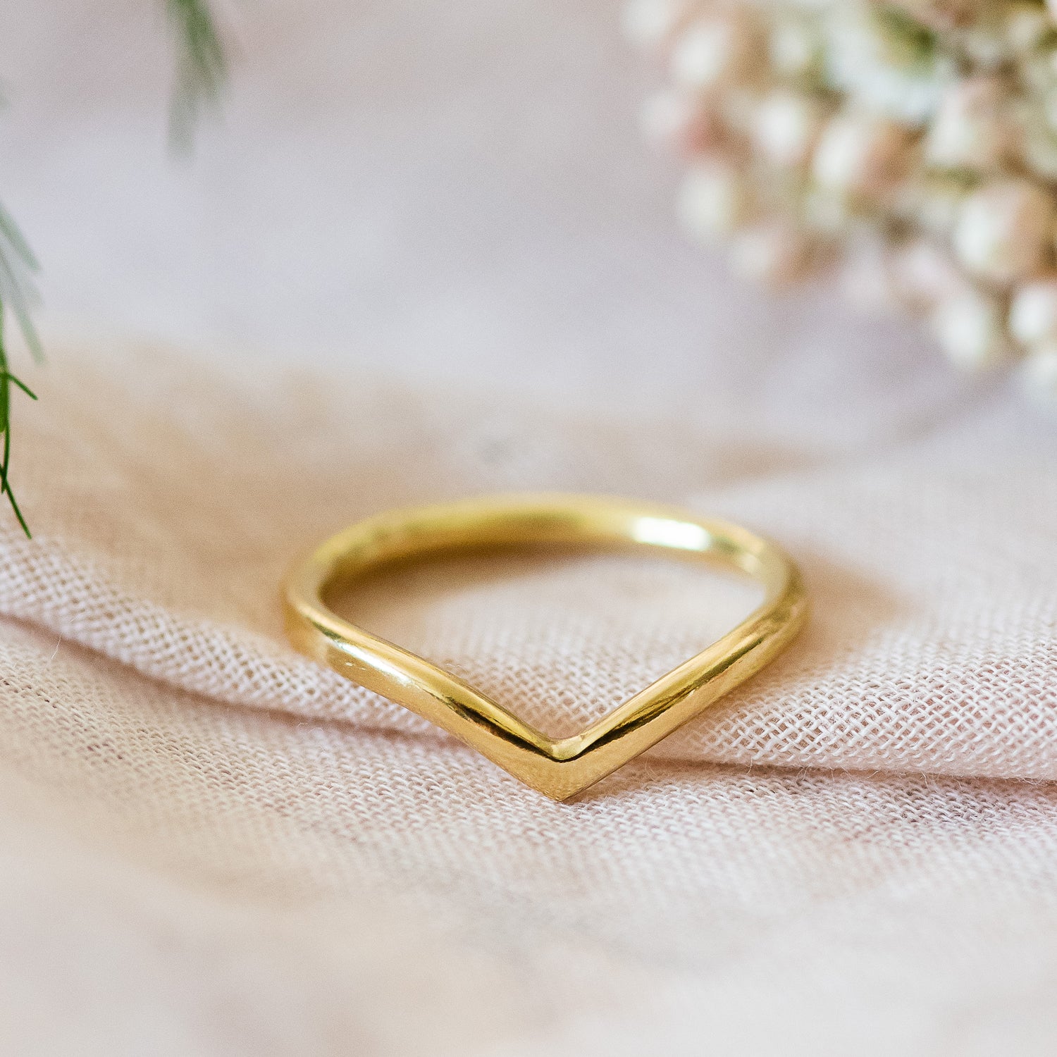 Bespoke 18ct yellow gold wishbone wedding band