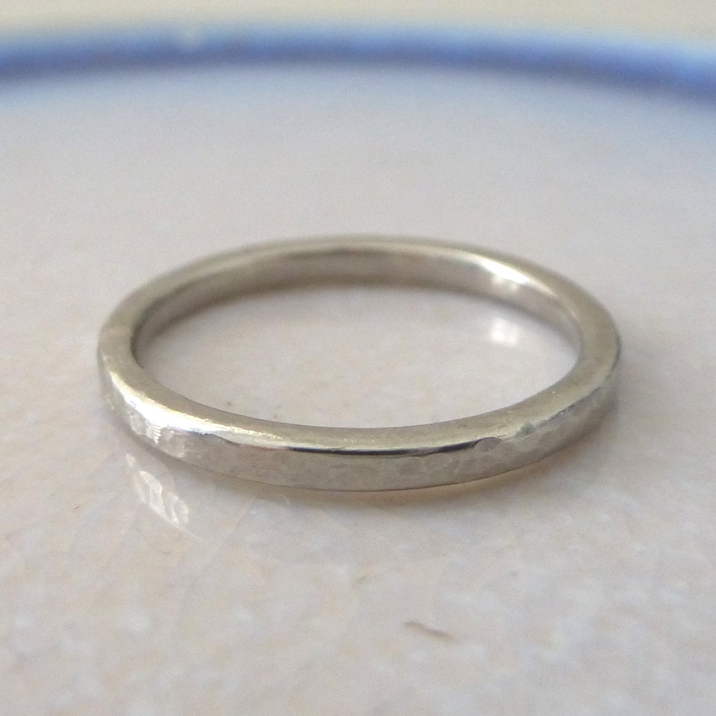 Elegant Band Ring in 18ct White Gold - 2mm - Hammered or Smooth