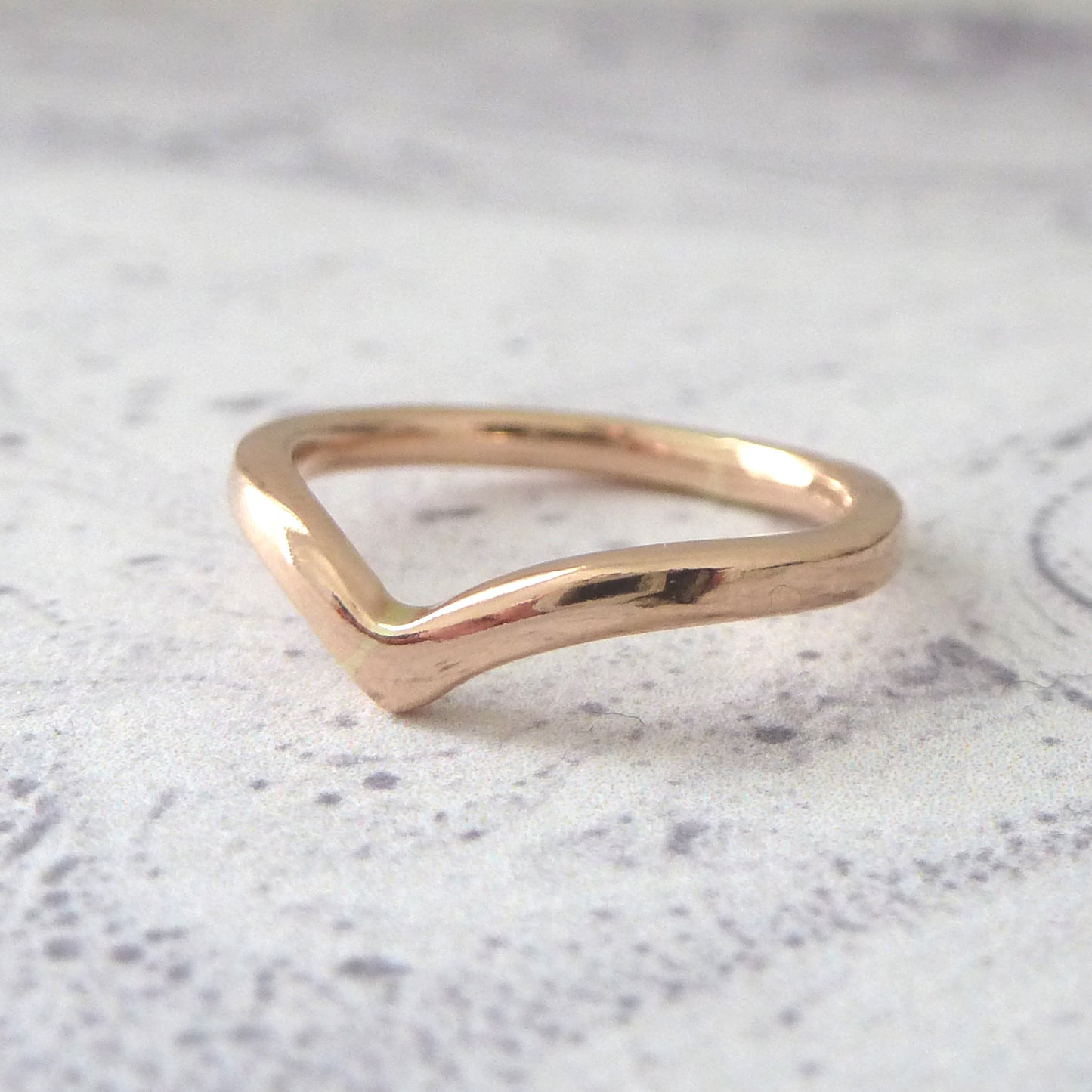 Holly Wishbone 9ct Gold - 2mm - Rose Gold