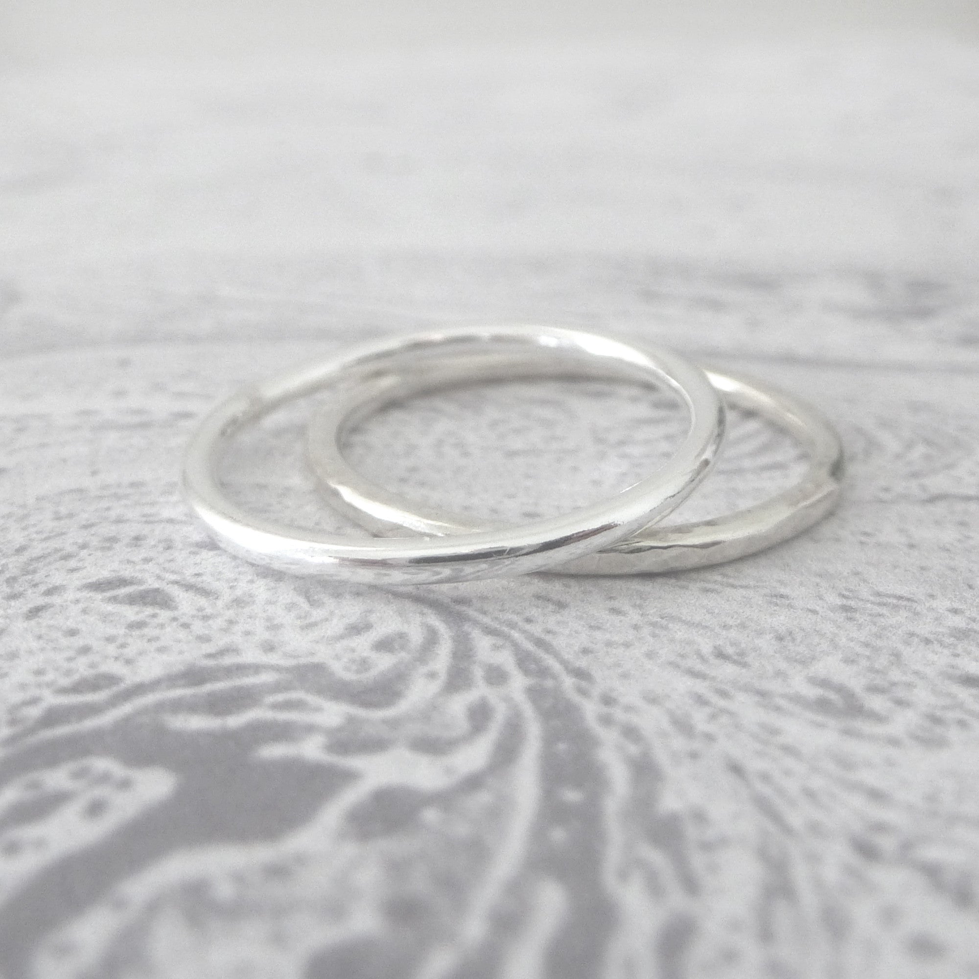 Elegant Band Ring in Sterling Silver 1.5mm Hammered or Smooth